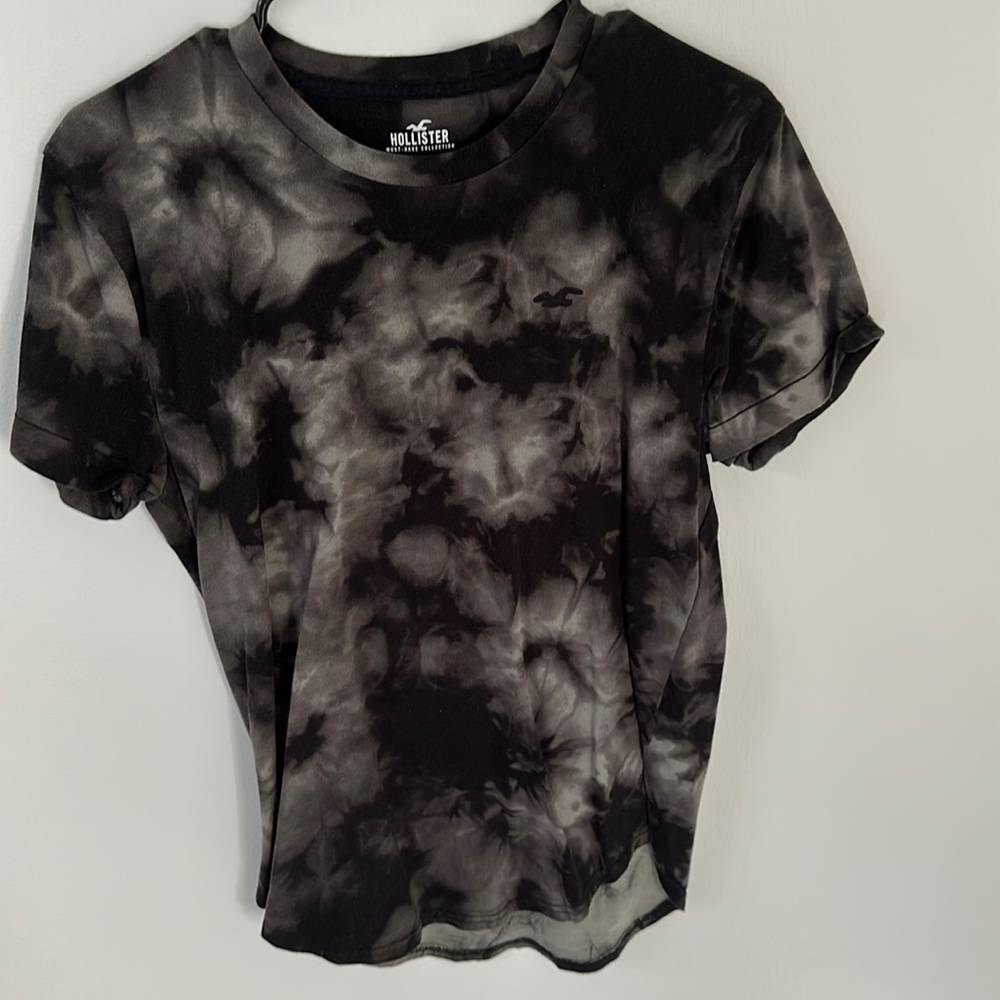 Hollister t shirt